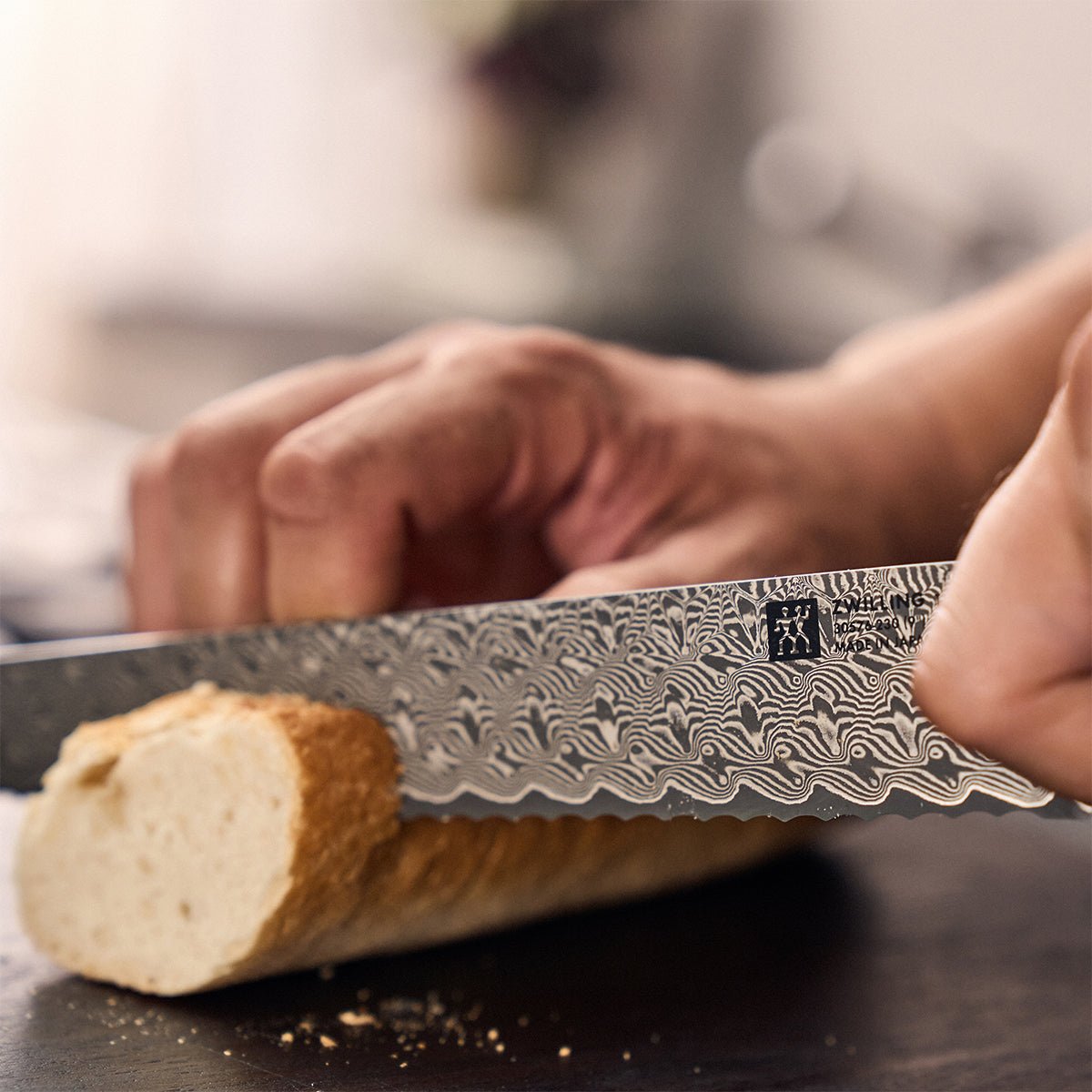 23cm Brødkniv, FC63 pulverstål, Gyotoh - ZWILLING TANREI - KNIVER - Me & Max AS
