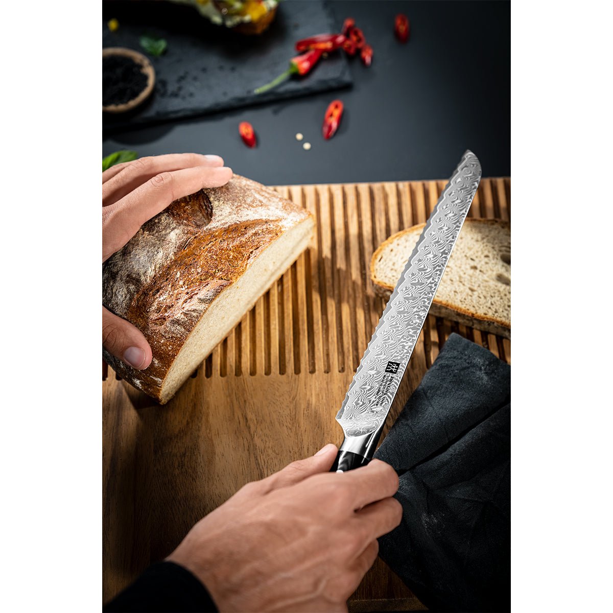 23cm Brødkniv, FC63 pulverstål, Gyotoh - ZWILLING TANREI - KNIVER - Me & Max AS