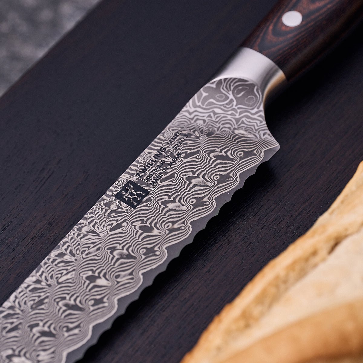23cm Brødkniv, FC63 pulverstål, Gyotoh - ZWILLING TANREI - KNIVER - Me & Max AS