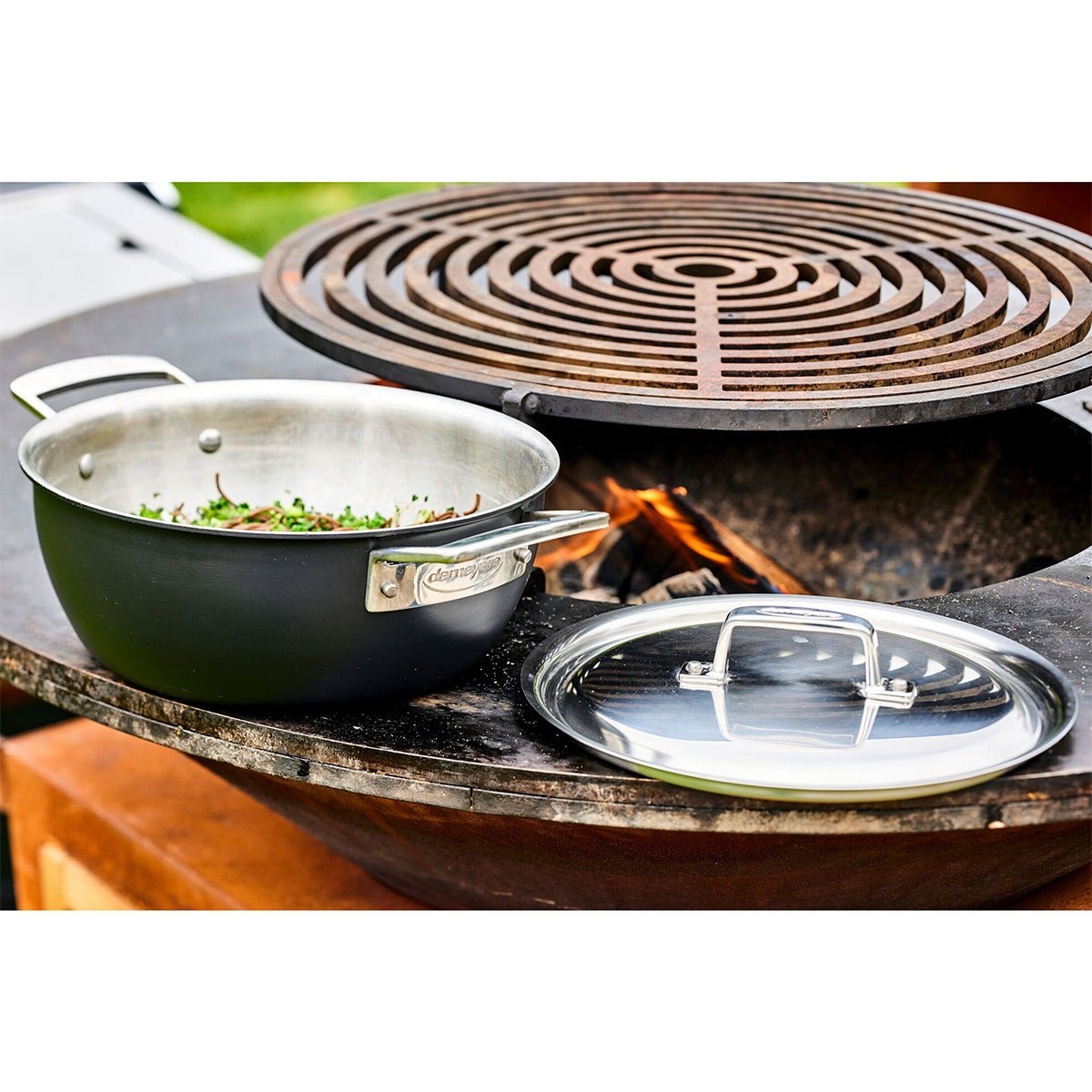 24cm Gryte (Konisk) med lokk 3,3l, 18/10 rustfrit stål - DEMEYERE BLACK 5 - GRYTE - Me & Max AS