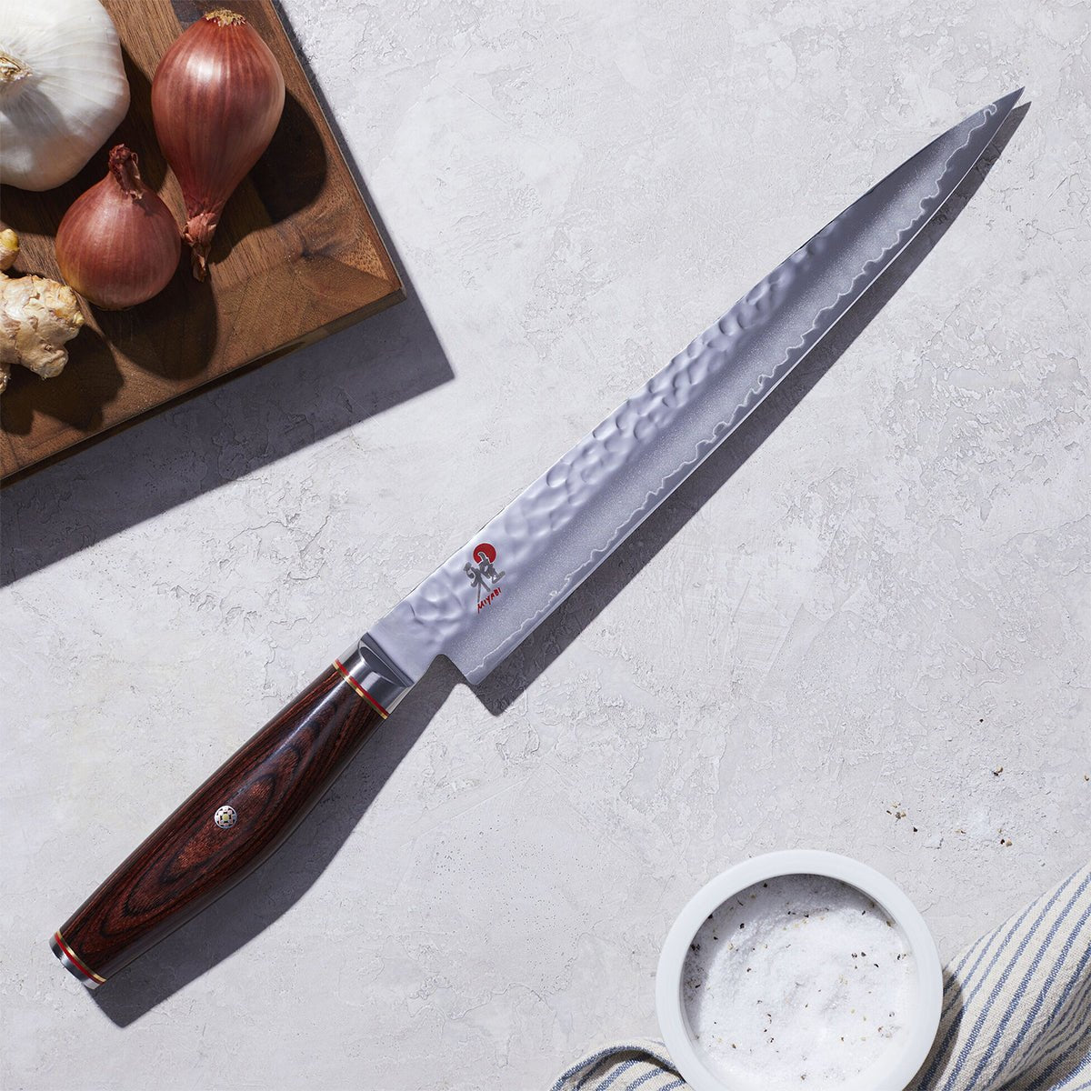 24cm Transeringskniv, SG2 (MC63) pulverstål, Sujihiki - MIYABI 6000MCT - KNIVER - Me & Max AS