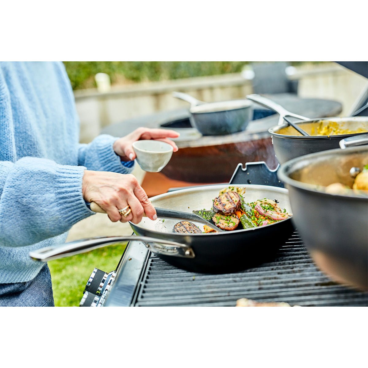 30cm Wok, 18/10 rustfrit stål - DEMEYERE BLACK 5 - GRYTE - Me & Max AS