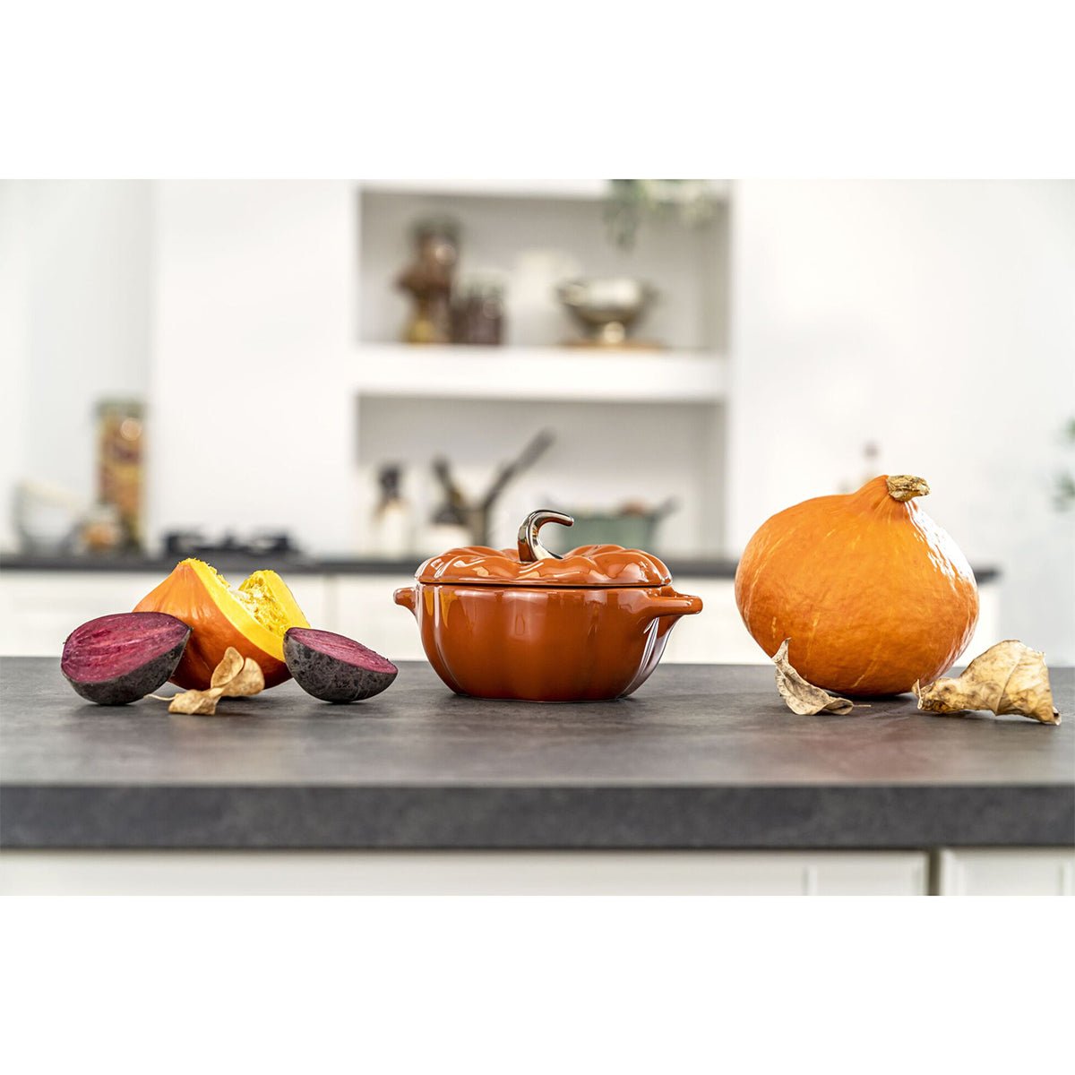 Cocotte 15 cm, gresskar, kanel, keramikk - STAUB CERAMIC 🇫🇷 - KERAMIKK - Me & Max AS