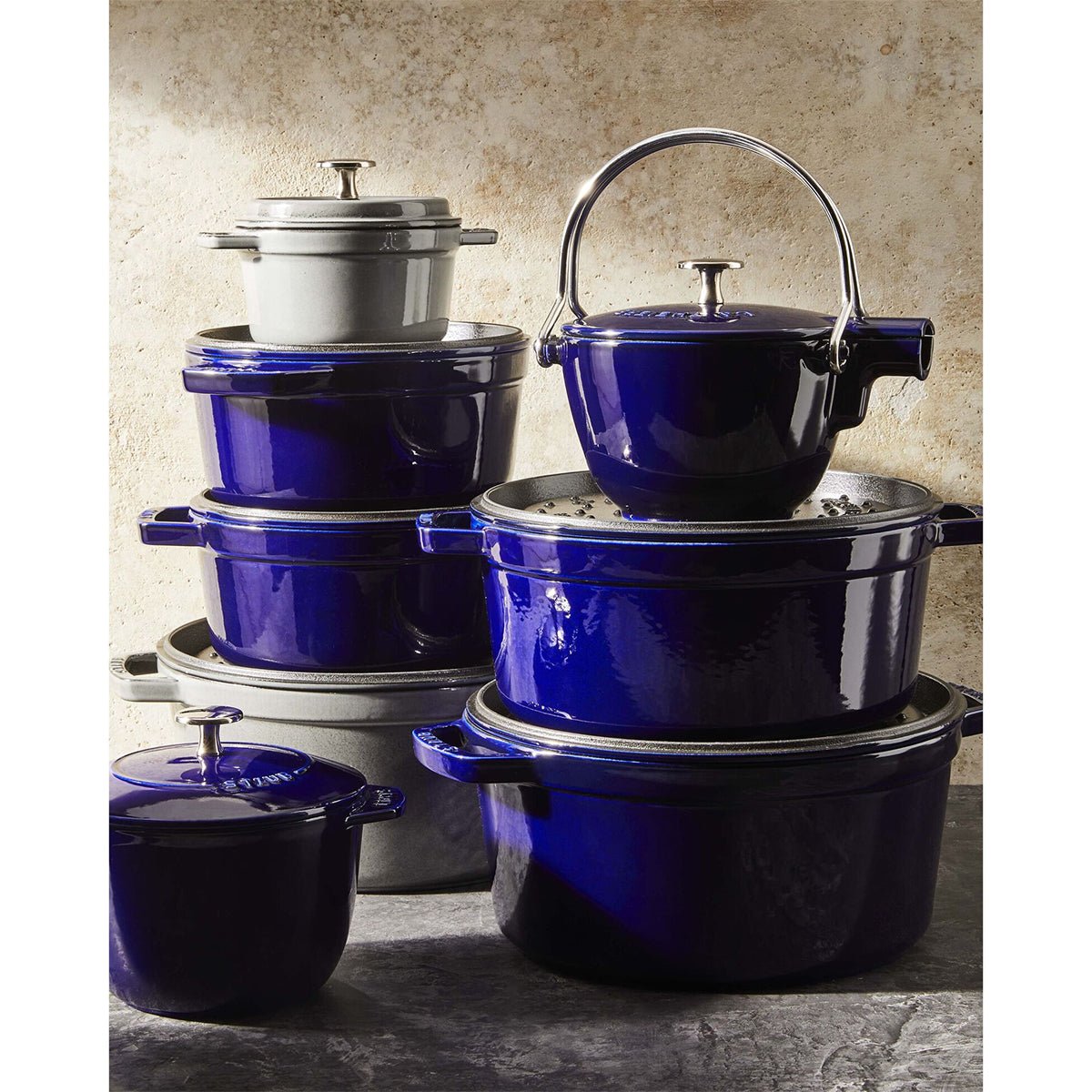 Cocotte Gryte 10cm / 0,25l, Rund, Grafittgrå, Støpejern - STAUB 🇫🇷 - GRYTE - Me & Max AS