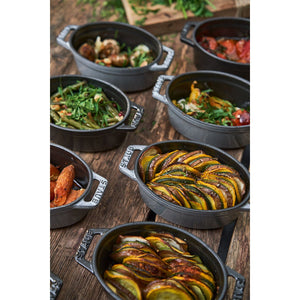 Cocotte Gryte 15 cm / 0,60l, Oval, Svart, Støpejern - STAUB 🇫🇷 - GRYTE - Me & Max AS