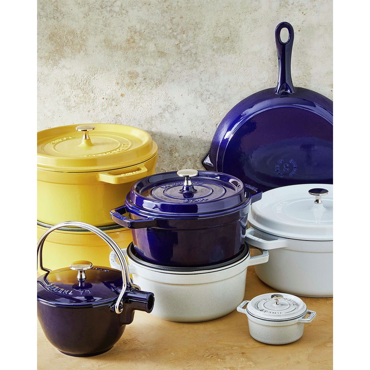Cocotte Gryte 26cm / 5,2l, Rund, Mørkeblå, Støpejern - STAUB 🇫🇷 - GRYTE - Me & Max AS