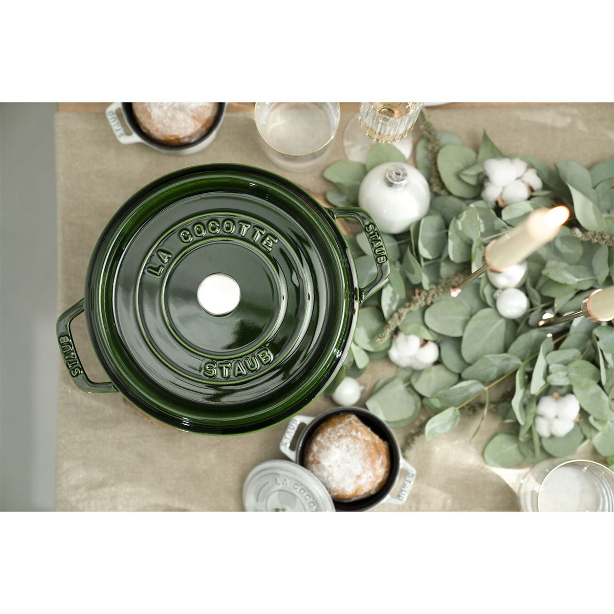 Cocotte Gryte 28cm / 6,7l, Rund, Basilikumgrønn, Støpejern - STAUB 🇫🇷 - GRYTE - Me & Max AS