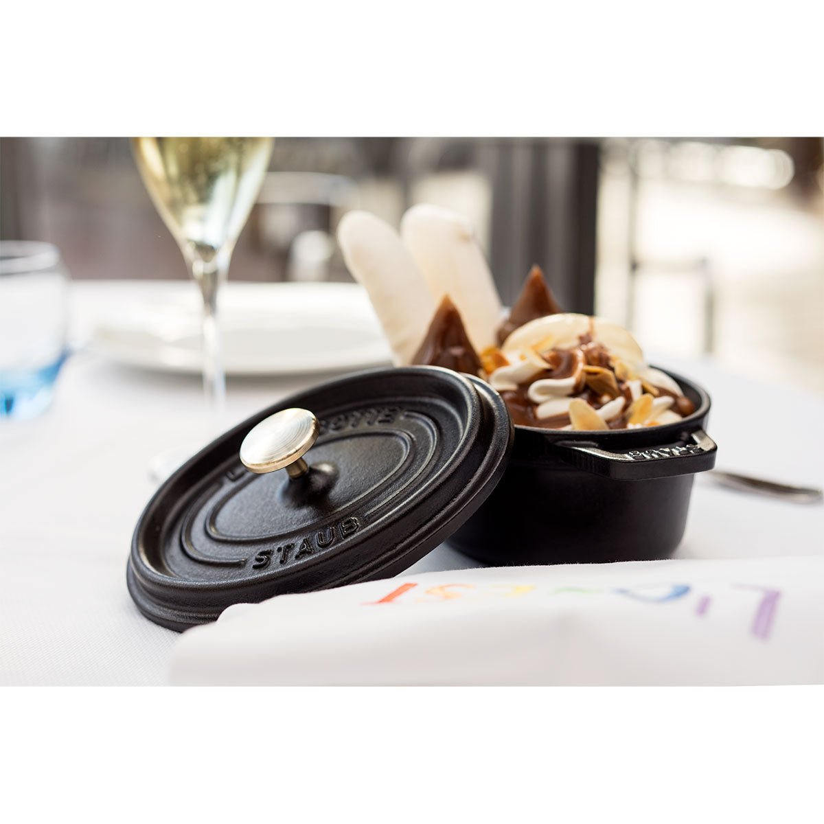 Cocotte Gryte 32cm / 12,6l, Rund, Svart, Støpejern - STAUB 🇫🇷 - GRYTE - Me & Max AS