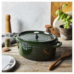 Cocotte Gryte 33cm / 6,7l, Oval, Basilikumgrønn, Støpejern - STAUB 🇫🇷 - GRYTE - Me & Max AS