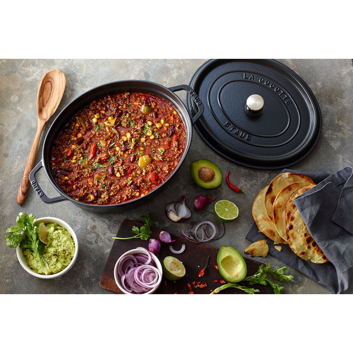 Cocotte Gryte 41 cm / 12,0l, Oval, Svart, Støpejern - STAUB 🇫🇷 - GRYTE - Me & Max AS