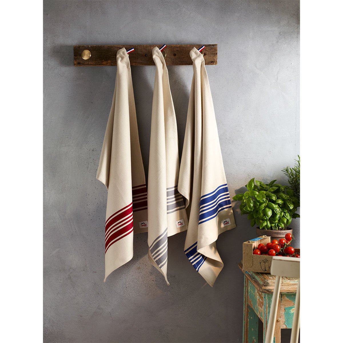 Glasshåndkle, rød, 50 x 70cm - STAUB 🇫🇷 - KJØKKENYTSTYR - Me & Max AS