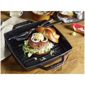 Grillpanne 23 x 23cm, svart, støpejern - STAUB 🇫🇷 - GRILLPANNE - Me & Max AS