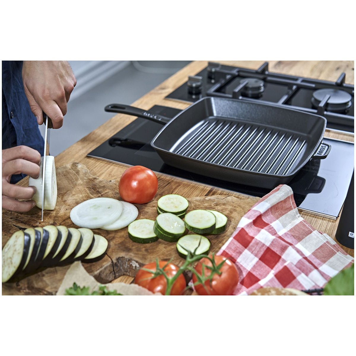 Grillpanne 30 x 30cm, svart, støpejern - STAUB 🇫🇷 - GRILLPANNE - Me & Max AS