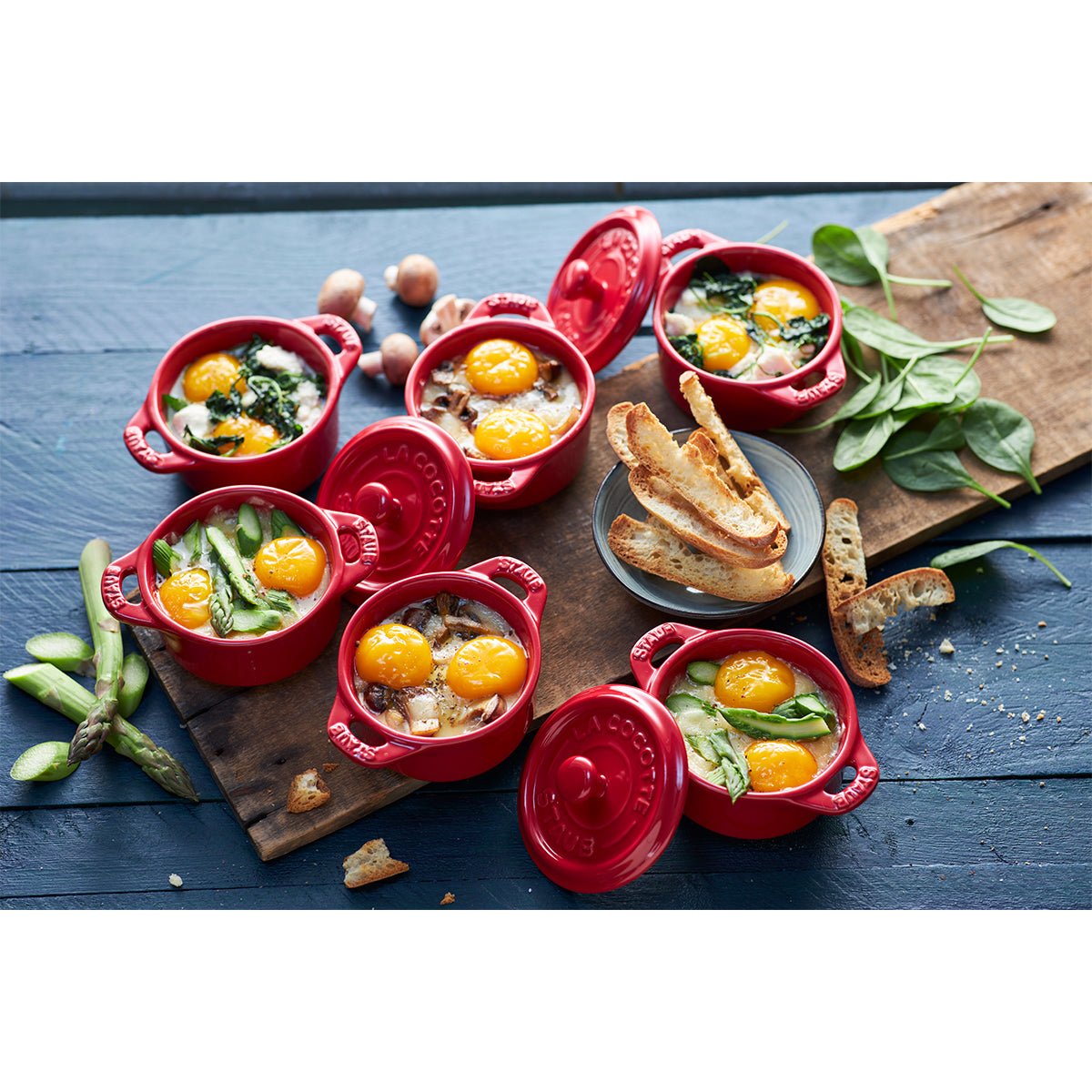 Mini Cocotte, 10 cm, rød, keramikk - STAUB CERAMIC 🇫🇷 - KERAMIKK - Me & Max AS