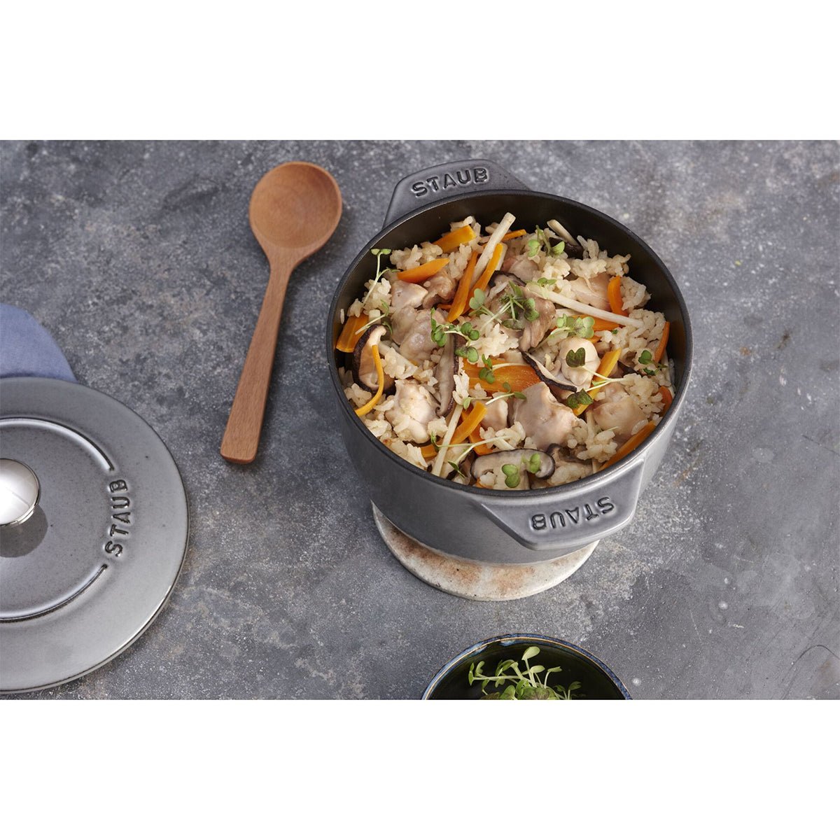 Ris - Cocotte 16cm / 1,7l, Rund, grafittgrå, Støpejern - STAUB 🇫🇷 - GRYTE - Me & Max AS
