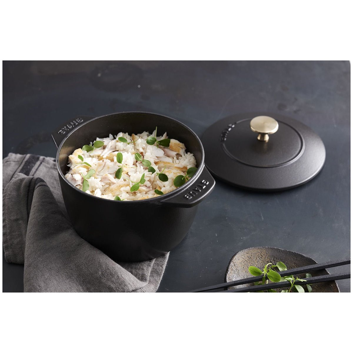 Ris - Cocotte 16cm / 1,7l, Rund, svart, Støpejern - STAUB 🇫🇷 - GRYTE - Me & Max AS