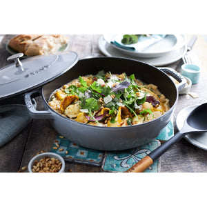 Sautepanne Chistera 24 cm / 2,4l, rund, Grafitgrå, støpejern - STAUB 🇫🇷 - GRYTE - Me & Max AS
