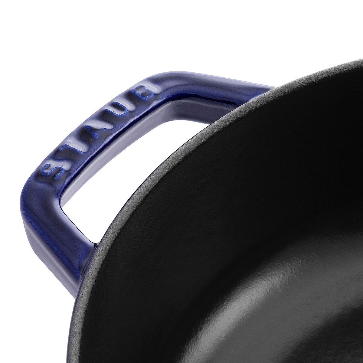 Sautepanne Chistera 24 cm / 2.4l, rund, Mørkeblå, støpejern - STAUB 🇫🇷 - GRYTE - Me & Max AS