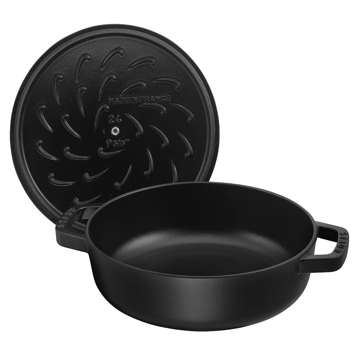 Sautepanne Chistera 24 cm / 2,4l, rund, Svart, støpejern - STAUB 🇫🇷 - GRYTE - Me & Max AS