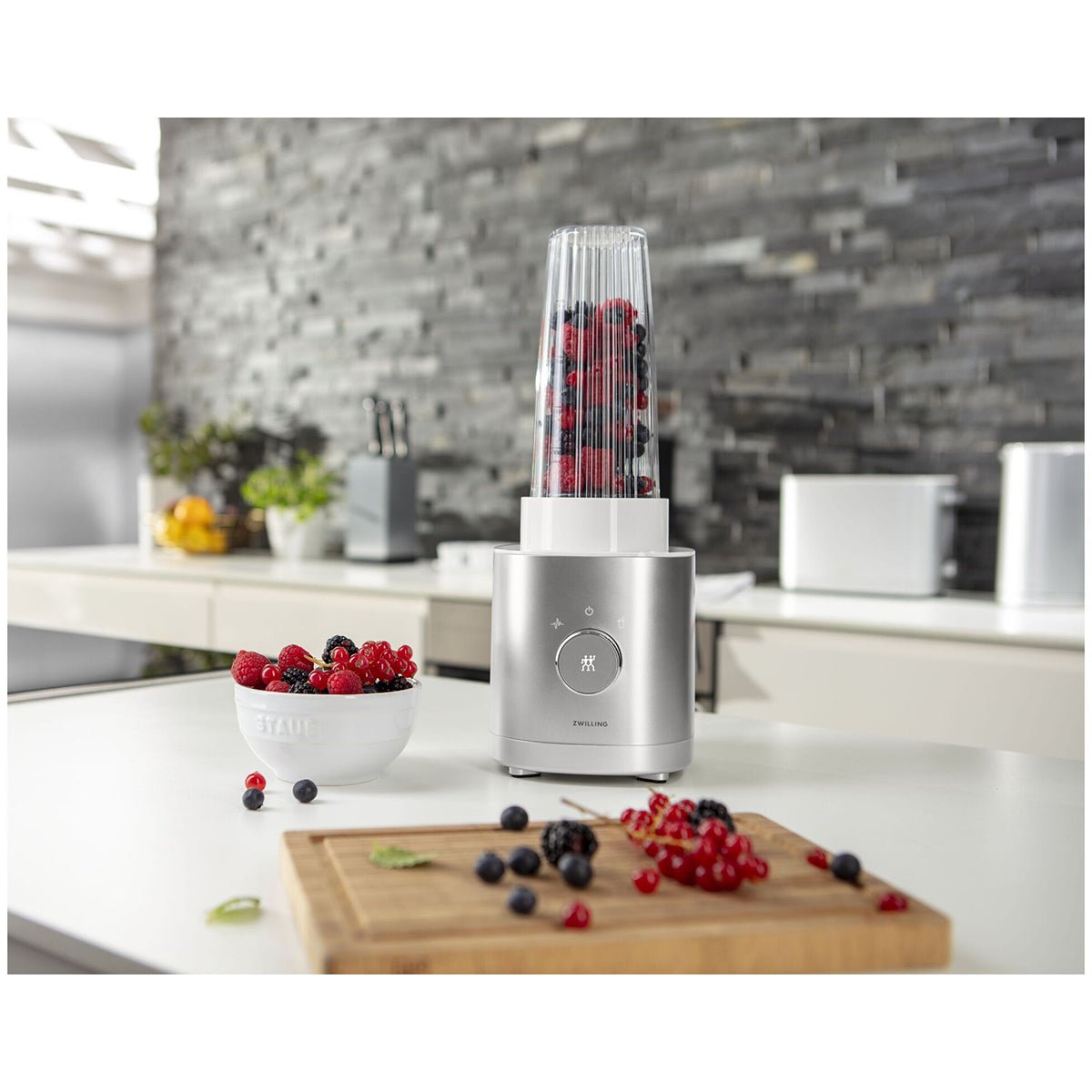 Smoothie blender, 0,55l, 600W, Sølvfarget - ZWILLING ENFINIG - KJØKKENYTSTYR - Me & Max AS