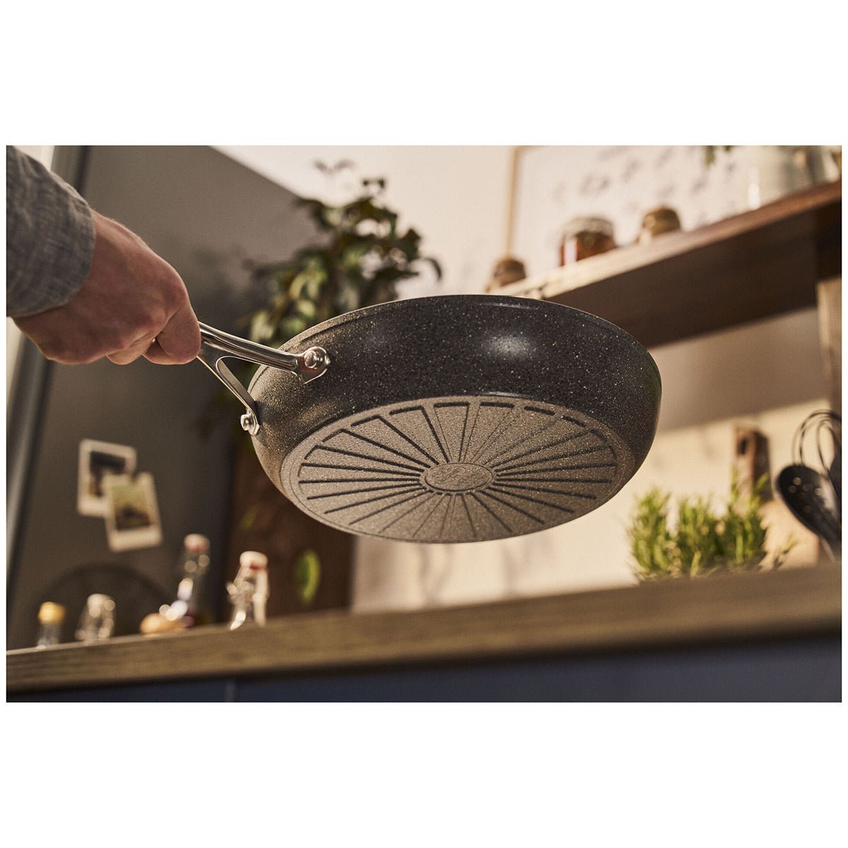 Stekepanne, 32cm, aluminium, titanforsterket keramisk non - stick - belegg - BALLARINI SALINA CERAMIC - STEKEPANNE - Me & Max AS