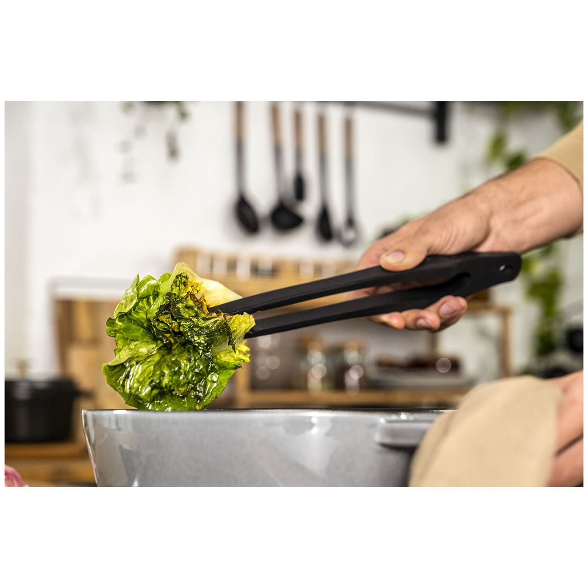 Tang i silikon (31cm), sort - STAUB KJØKKEN - KJØKKENYTSTYR - Me & Max AS