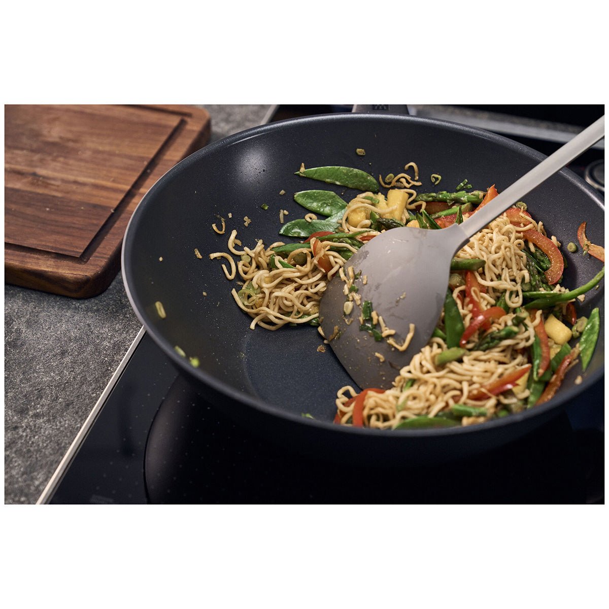 Wok, 30 cm, Aluminium, Titanforsterket Keramisk Nonstick - belegg - ZWILLING MADURA PLUSS - STEKEPANNE - Me & Max AS