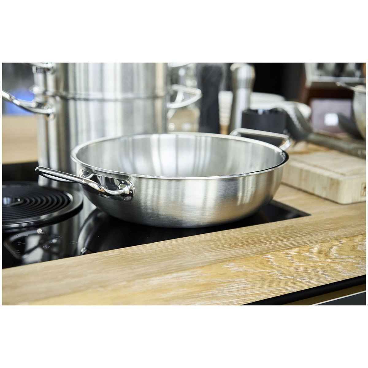 Wok 30cm, 18/10 rustfritt stål, sølvfarget - ZWILLING PRO - STEKEPANNE - Me & Max AS