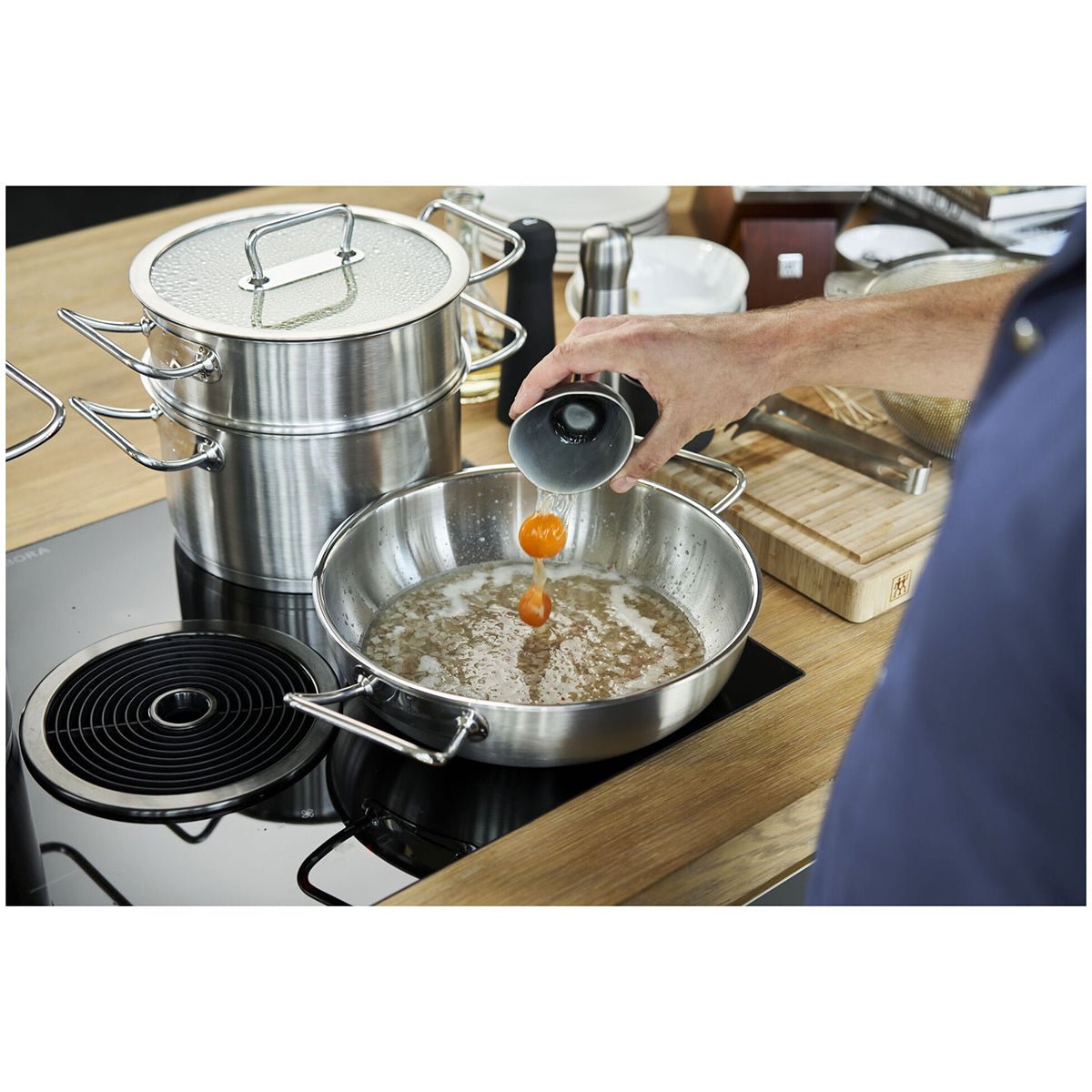 Wok 30cm, 18/10 rustfritt stål, sølvfarget - ZWILLING PRO - STEKEPANNE - Me & Max AS