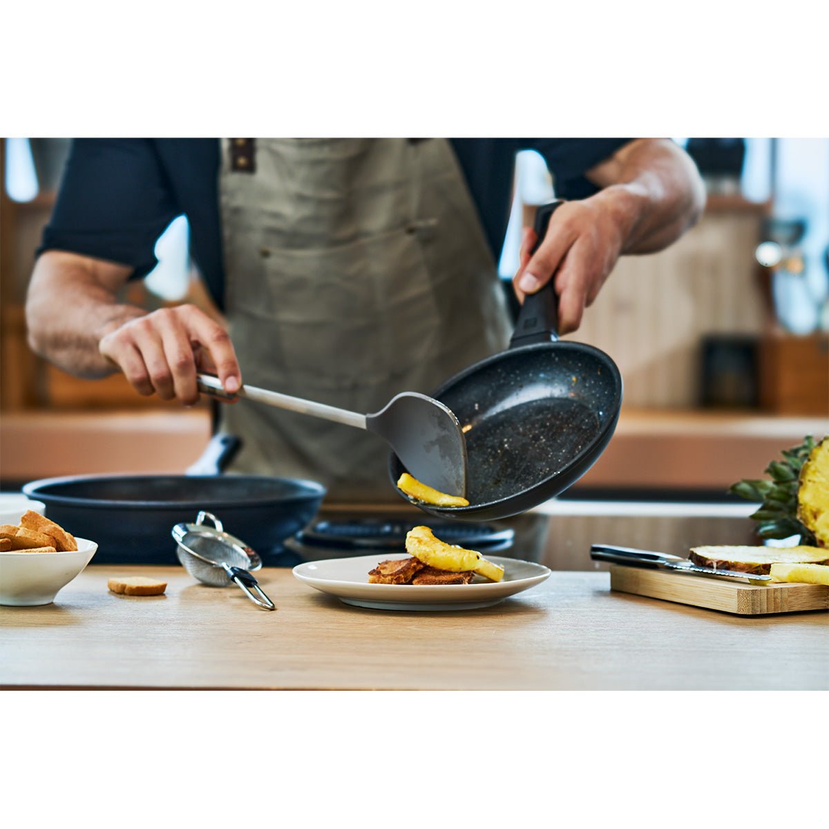 Wok stekespade, silikon (37cm), 18/10 rustfrit stål - ZWILLING PRO - KJØKKENYTSTYR - Me & Max AS